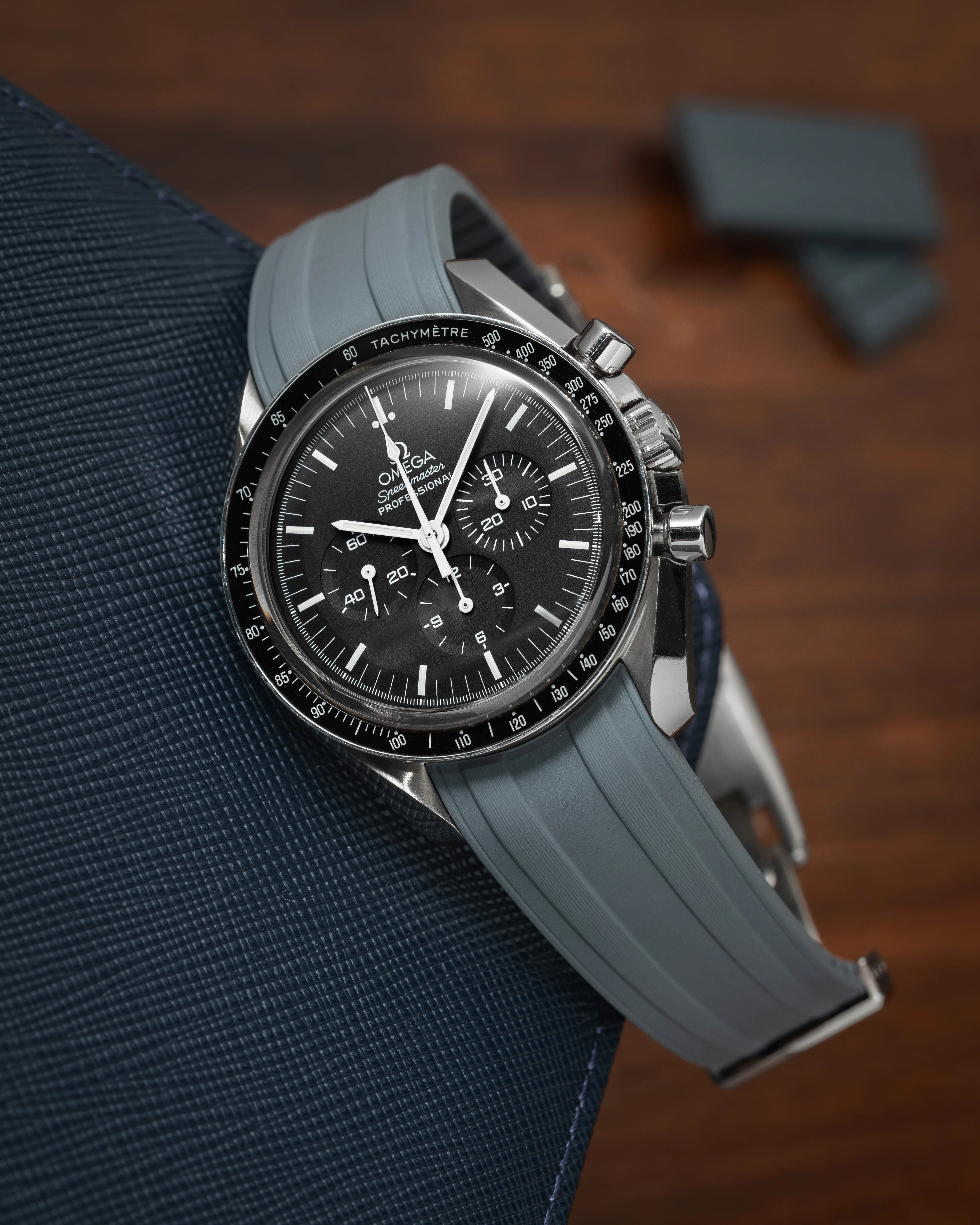 Overstock: Grey CTS Rubber Strap for Omega Speedmaster - Image 4